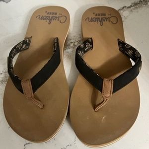 Reef Cushion - Black/Neutral Sandals - Size 6 - Flip/Flops